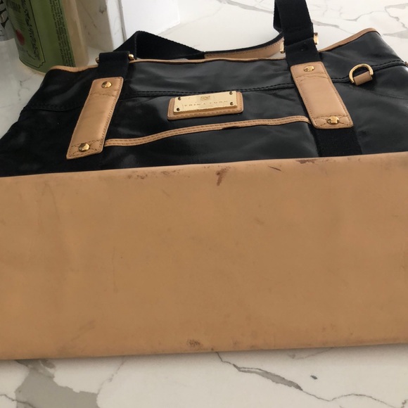 TRINA TURK TOTE SHOULDER BAG LOTS OF POCKETS - Picture 8 of 8